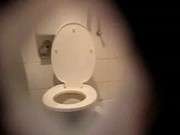 Скрытая мини камера в туалете женском смотреть онлайн вид спереди
